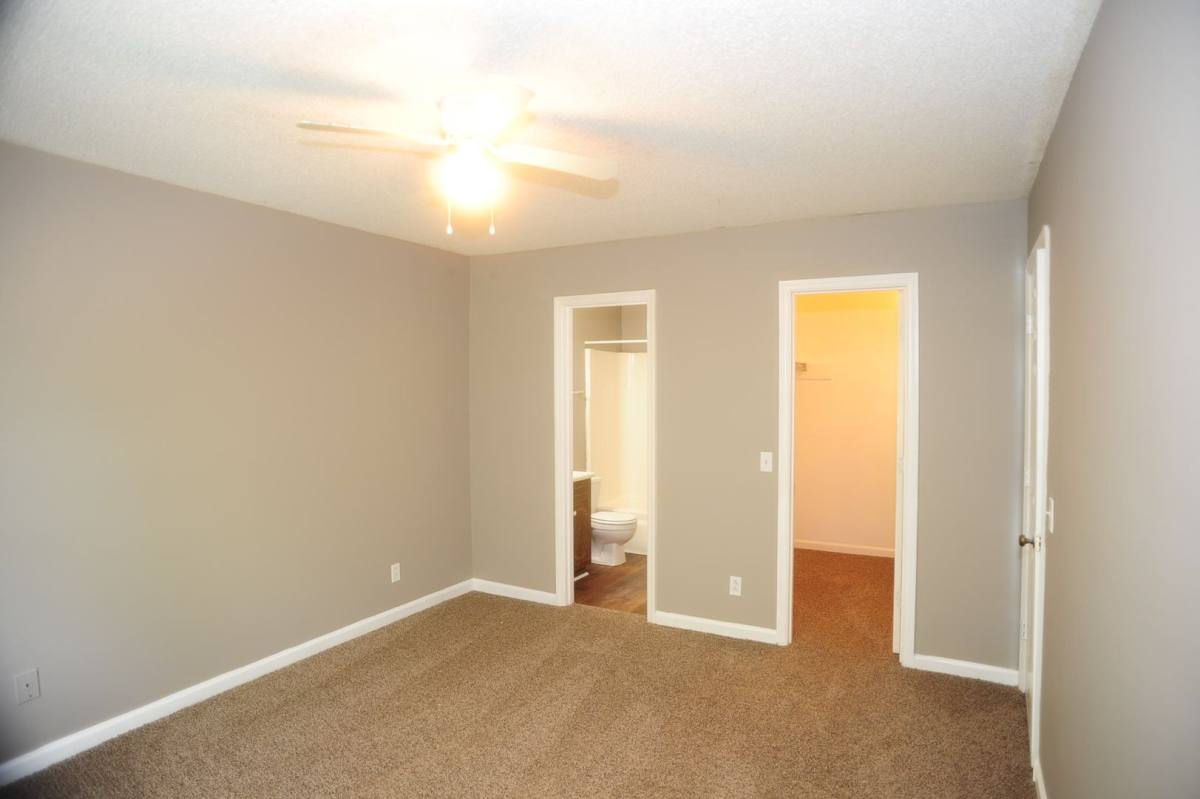 Apartment for rent at 6203 Friar Tuck Dr, Huntsville, AL 35806