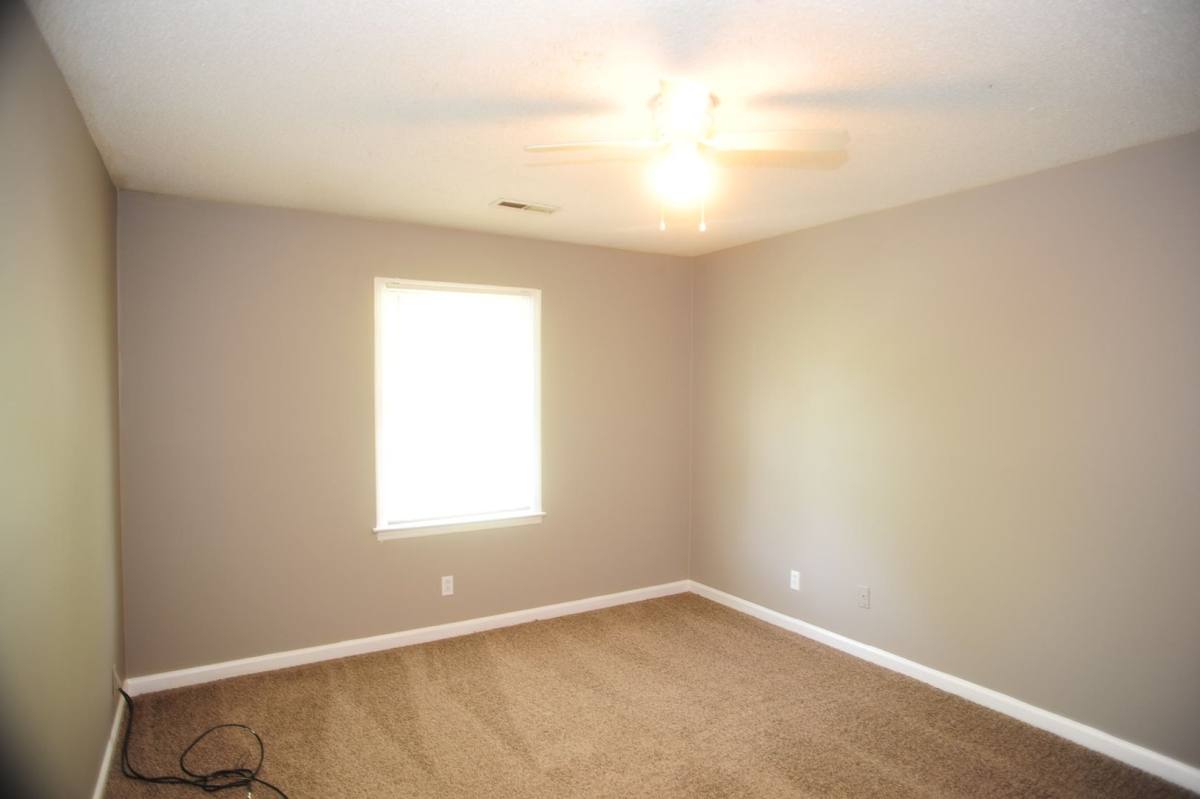 Apartment for rent at 6203 Friar Tuck Dr, Huntsville, AL 35806