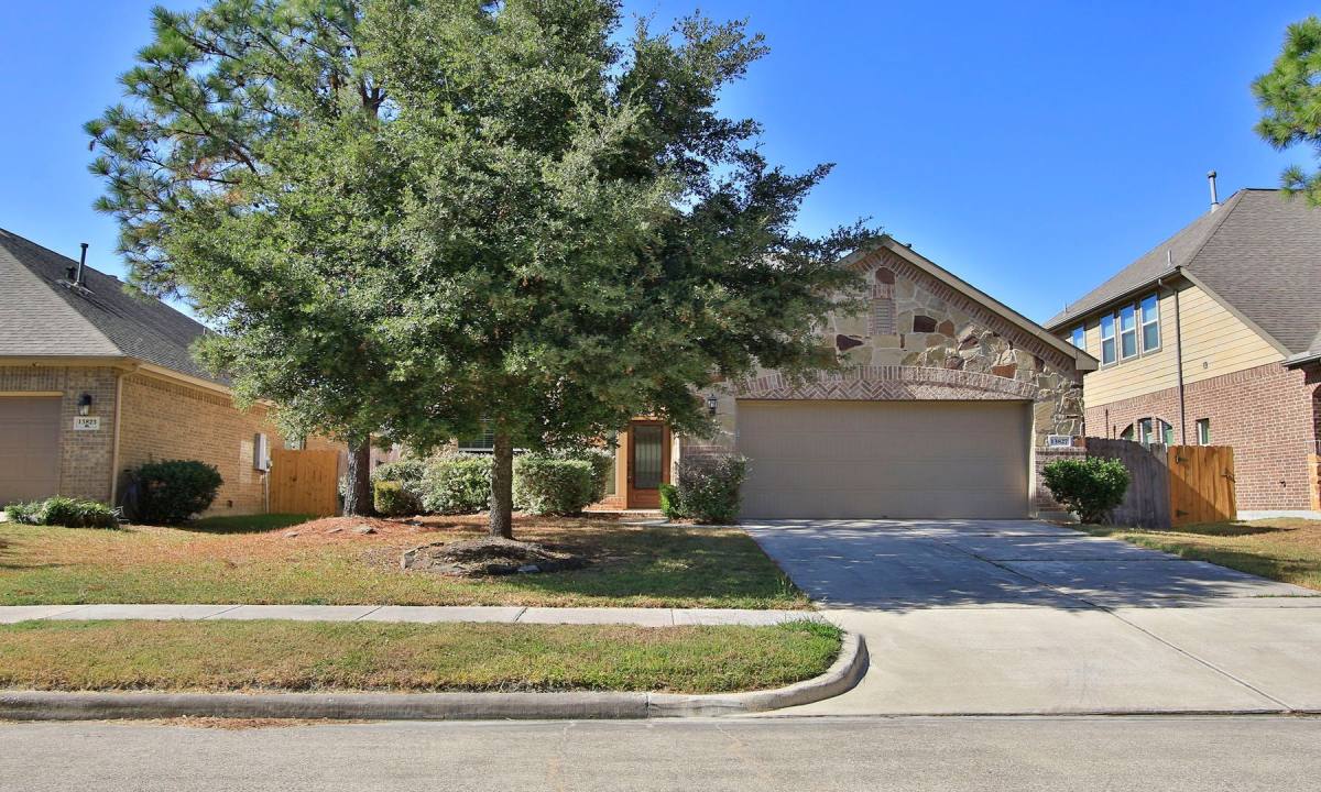 House for rent at 13827 Slate Mountain Lane, Houston, TX 77044