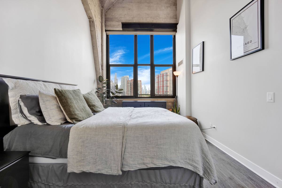 Apartment for rent at 320 E 21st St #604, Chicago, IL 60616