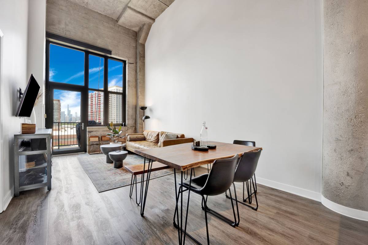Apartment for rent at 320 E 21st St #604, Chicago, IL 60616