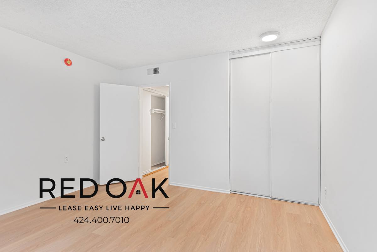 Condo for rent at 7071 Hawthorn Ave #4, Los Angeles, CA 90028