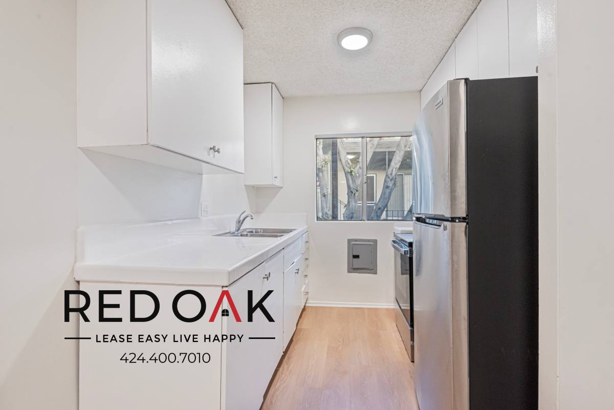 Condo for rent at 7071 Hawthorn Ave #4, Los Angeles, CA 90028