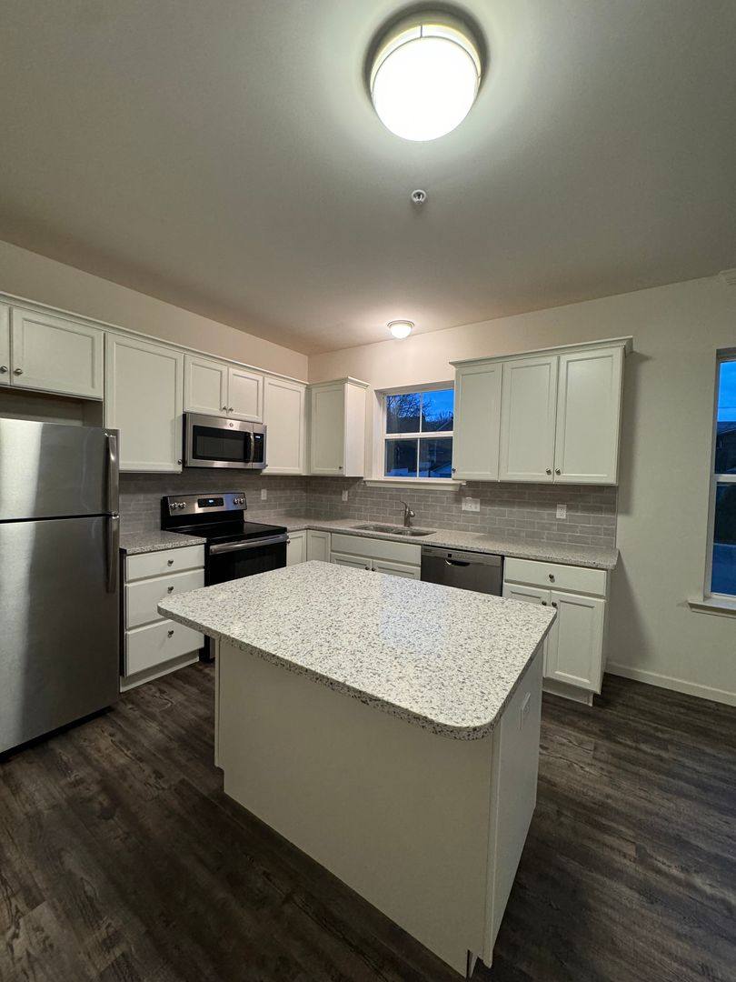 Apartment for rent at 315 E Stone Alley, Alburtis, PA 18011