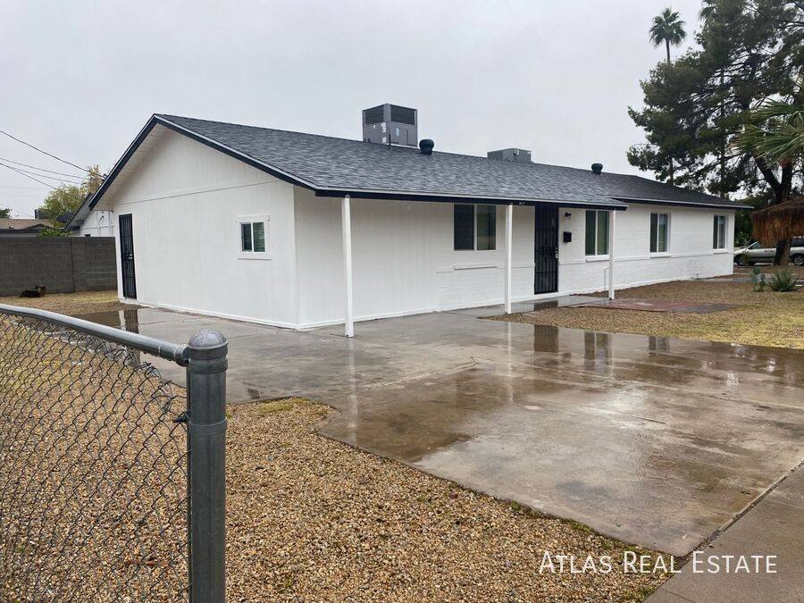 Apartment for rent at 1753 W Brown St, Phoenix, AZ 85021