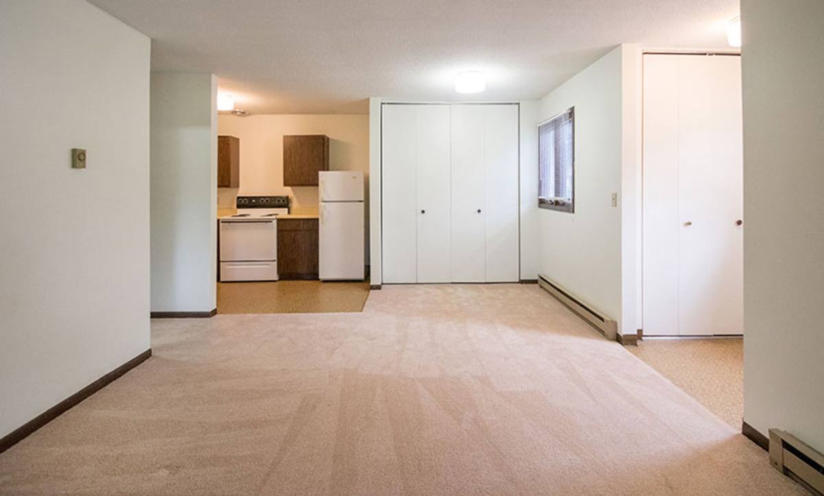 Apartment for rent at 704 Central Ave NW, Orange City, IA 51041