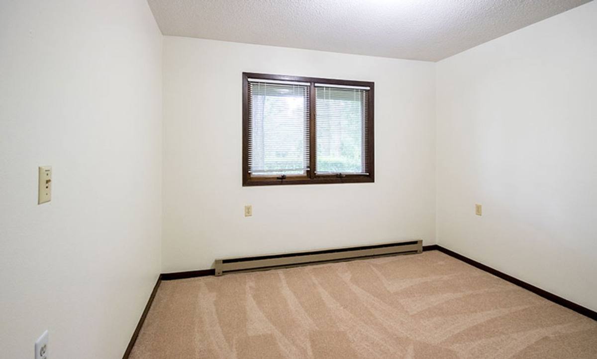 Apartment for rent at 704 Central Ave NW, Orange City, IA 51041