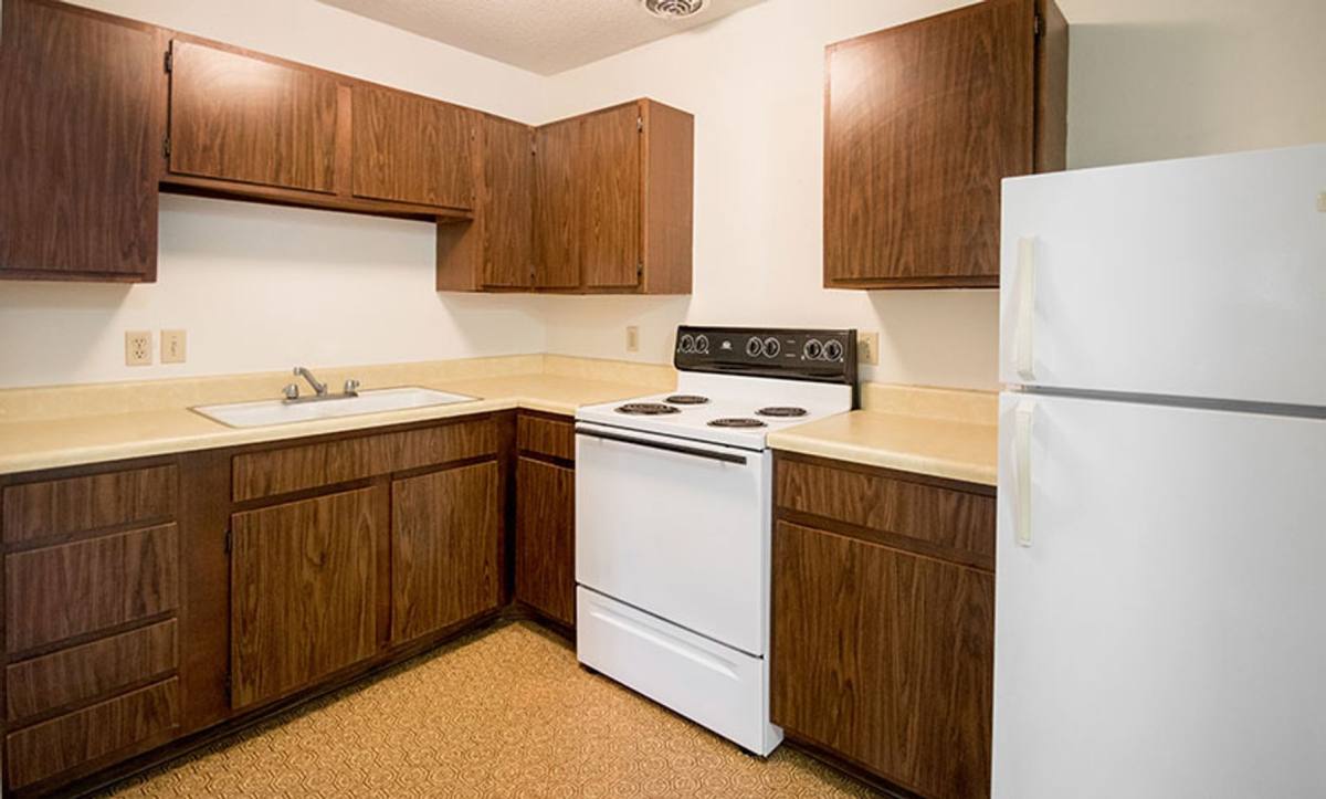 Apartment for rent at 704 Central Ave NW, Orange City, IA 51041