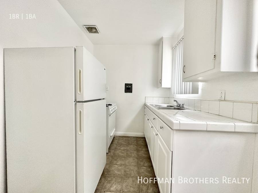 Apartment for rent at 1350 N Citrus Ave #9, Los Angeles, CA 90028