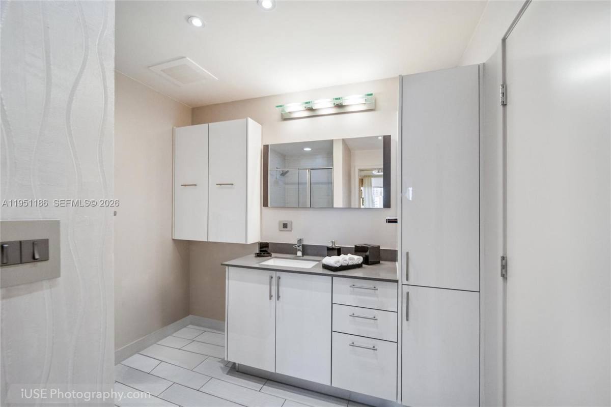 Condo for rent at 999 SW 1st Ave #1208, Miami, FL 33130