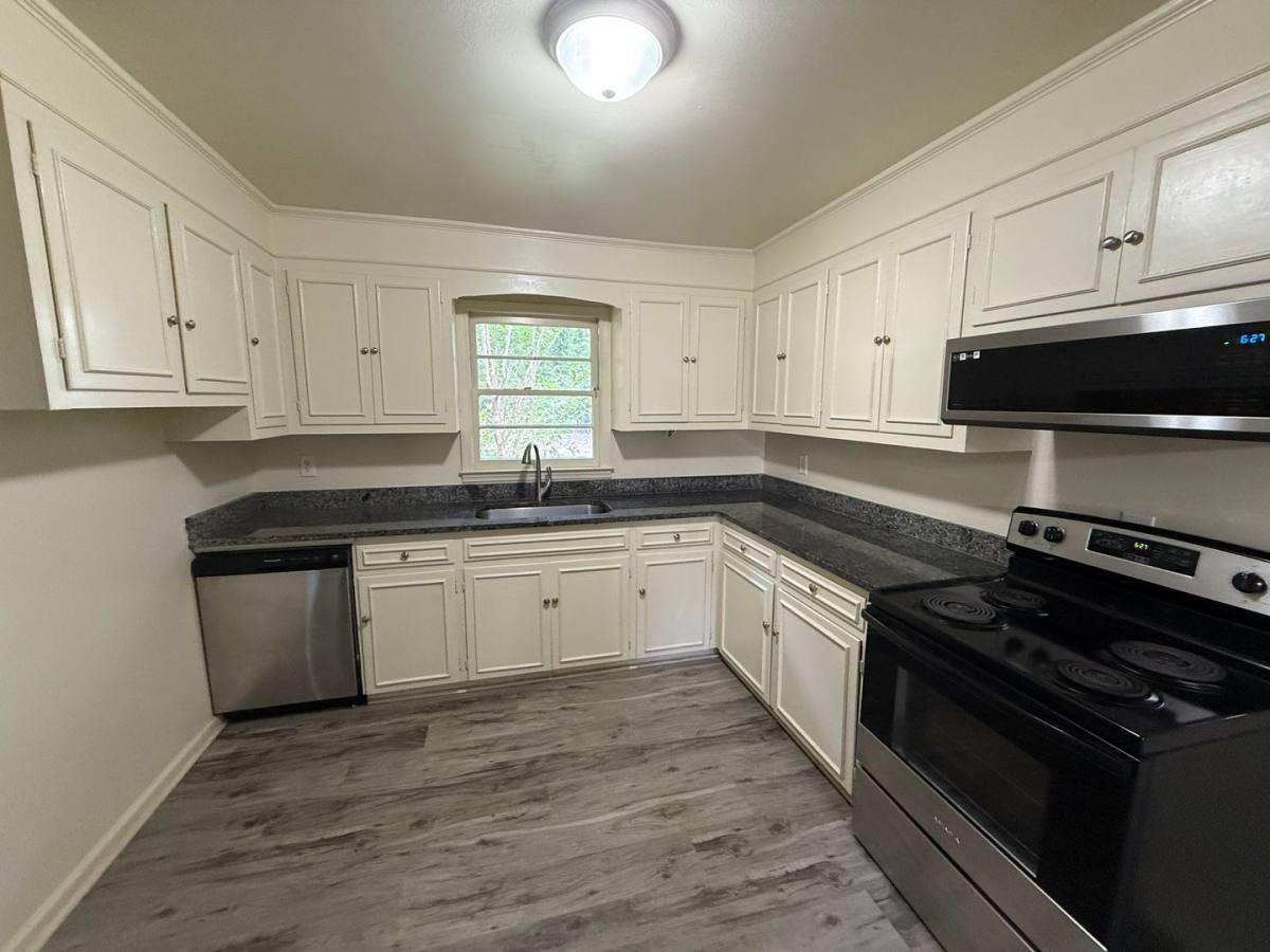 House for rent at 140 Forest Rd, Athens, GA 30605