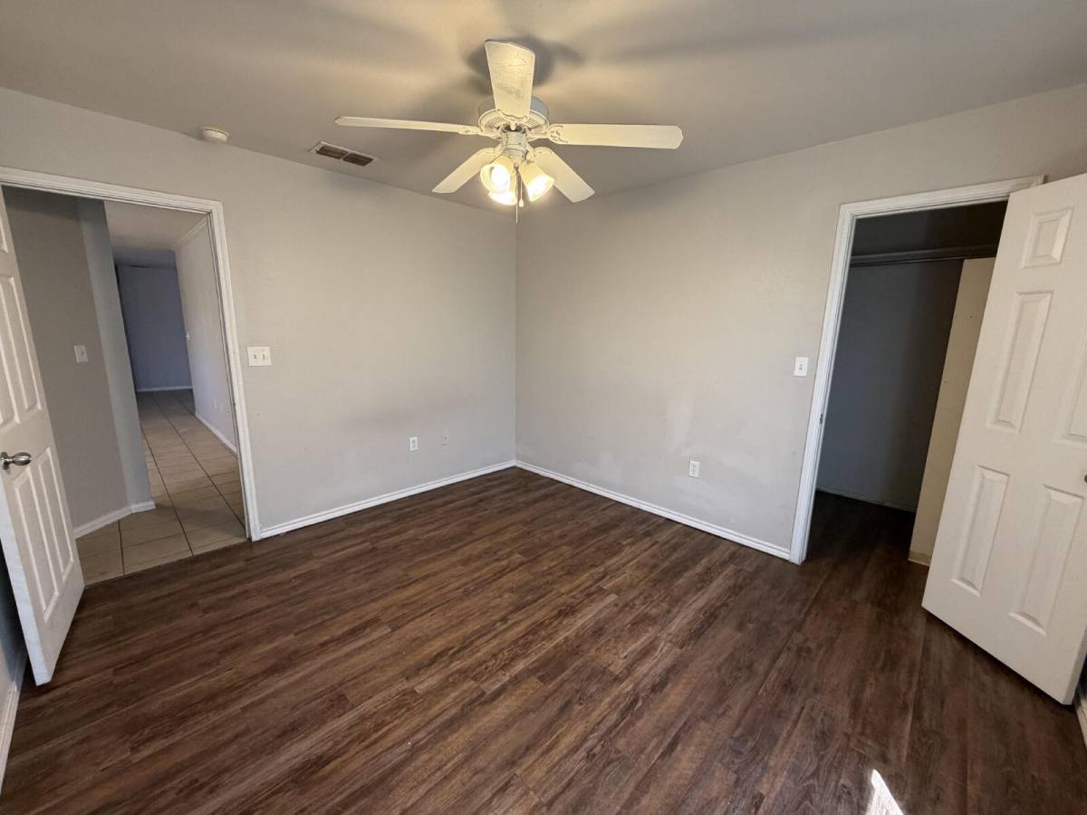 Townhouse for rent at 533 N Clinton Ave #B, Lubbock, TX 79416