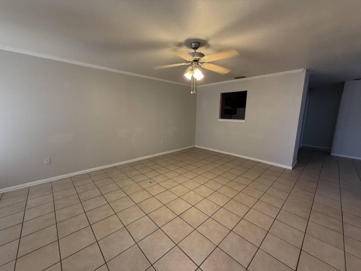 Townhouse for rent at 533 N Clinton Ave #B, Lubbock, TX 79416