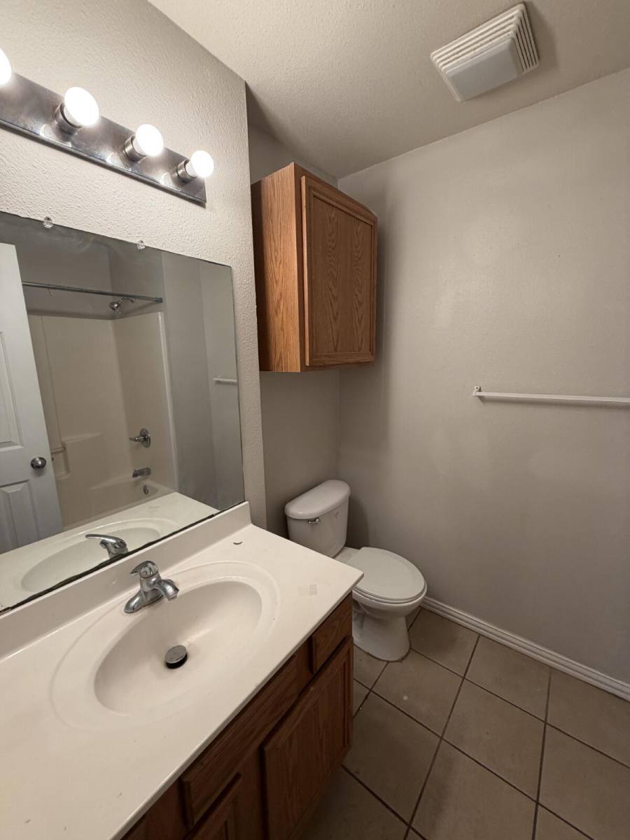 Townhouse for rent at 533 N Clinton Ave #B, Lubbock, TX 79416