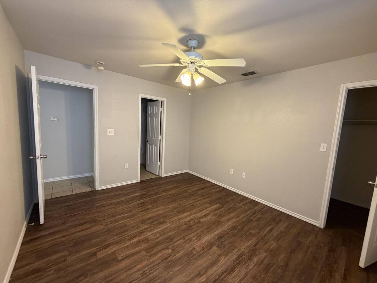 Townhouse for rent at 533 N Clinton Ave #B, Lubbock, TX 79416