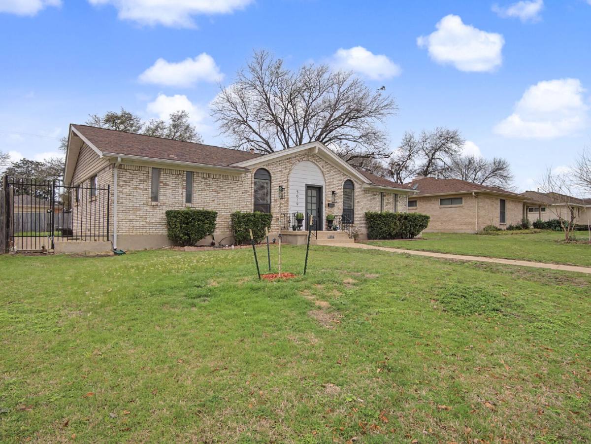 House for rent at 5019 Blanchard Dr, Dallas, TX 75227