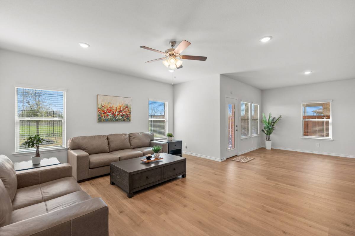 House for rent at 213 Kistler Dr, Little Elm, TX 75068