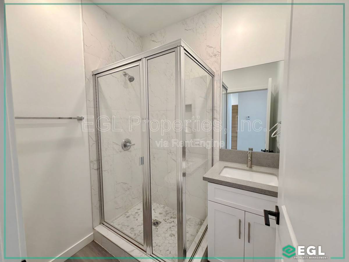 Townhouse for rent at 10501 S Buford Ave E, Inglewood, CA 90304