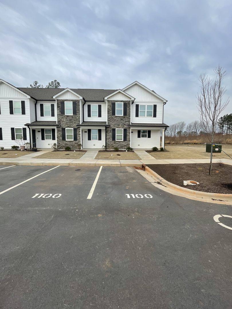 Townhouse for rent at 1100 Peony Lane, Youngsville, NC 27596