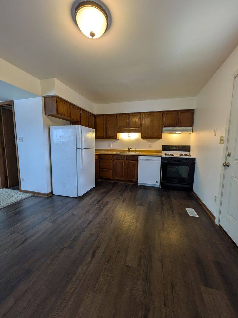 Apartment for rent at 4073 W 73rd Ave, Merrillville, IN 46410