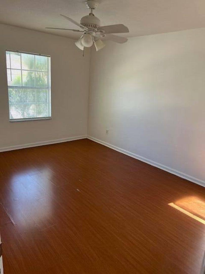 Townhouse for rent at 140 Baldwin Blvd, Lake Worth, FL 33463