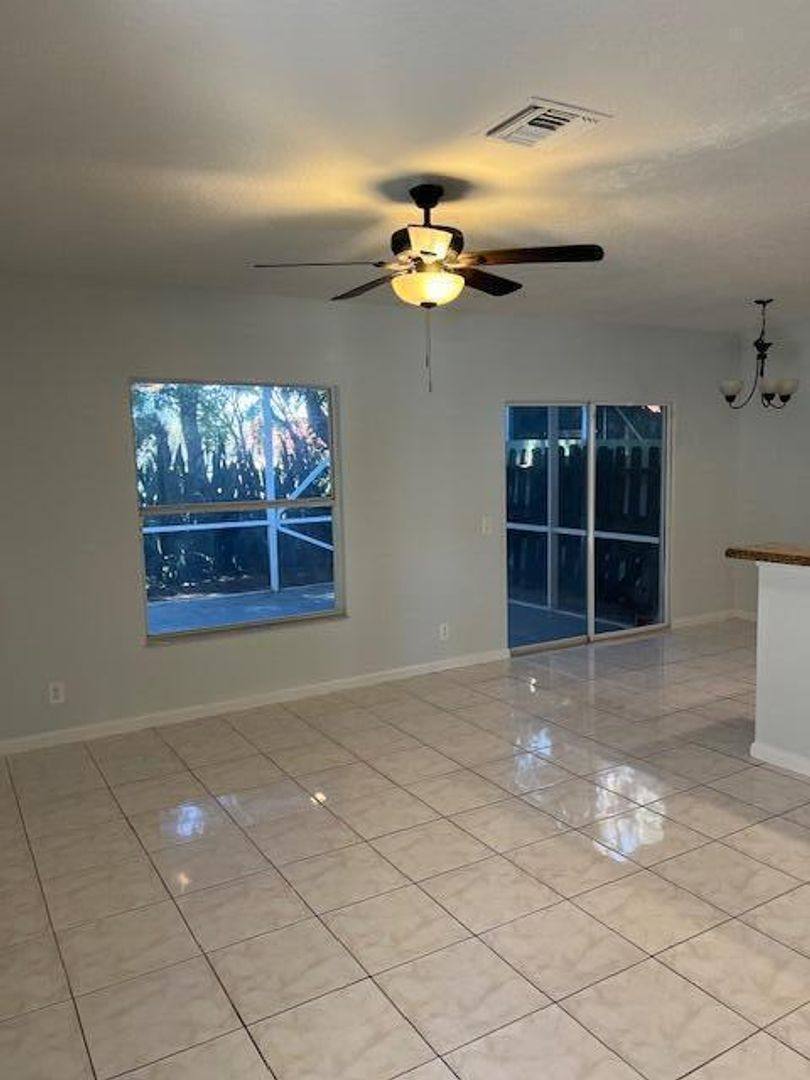 Townhouse for rent at 140 Baldwin Blvd, Lake Worth, FL 33463