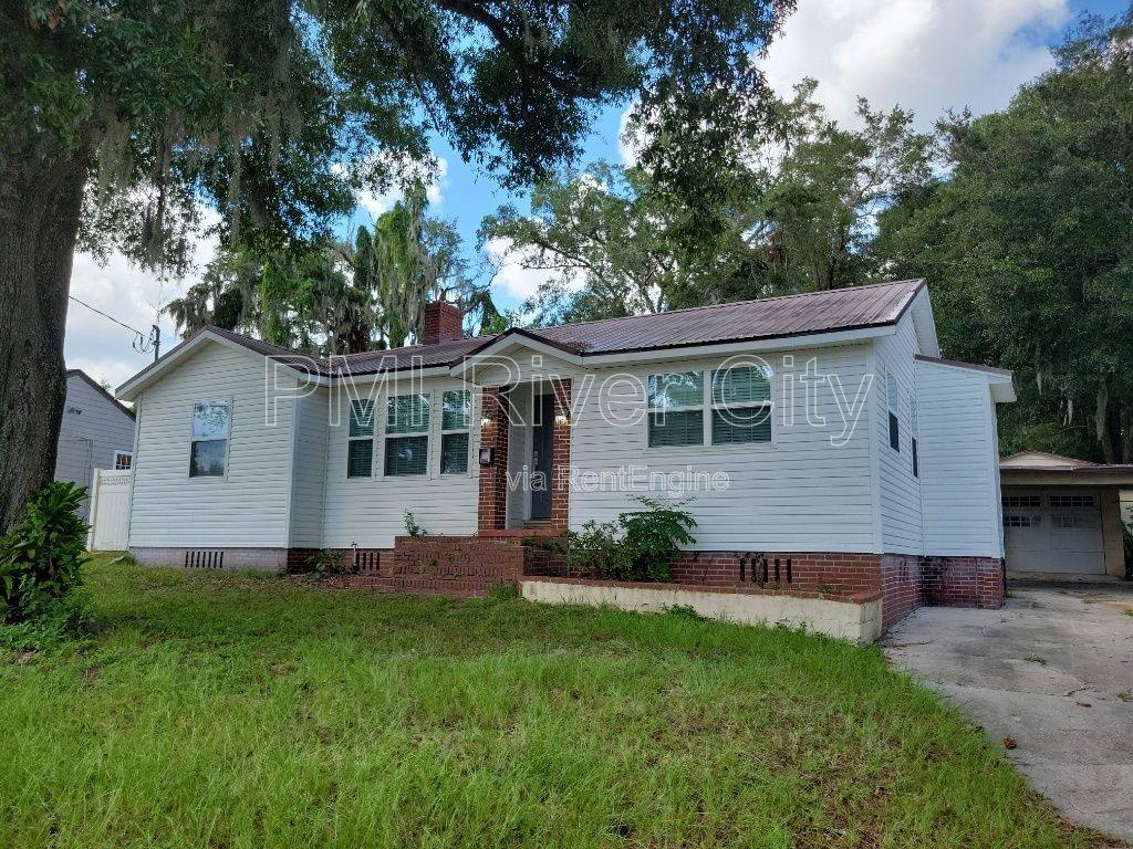 House for rent at 1356 River Hills Circle E, Jacksonville, FL 32211