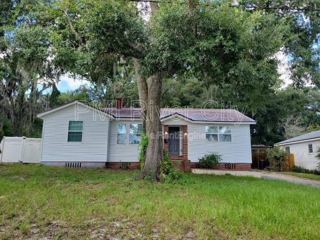 House for rent at 1356 River Hills Circle E, Jacksonville, FL 32211