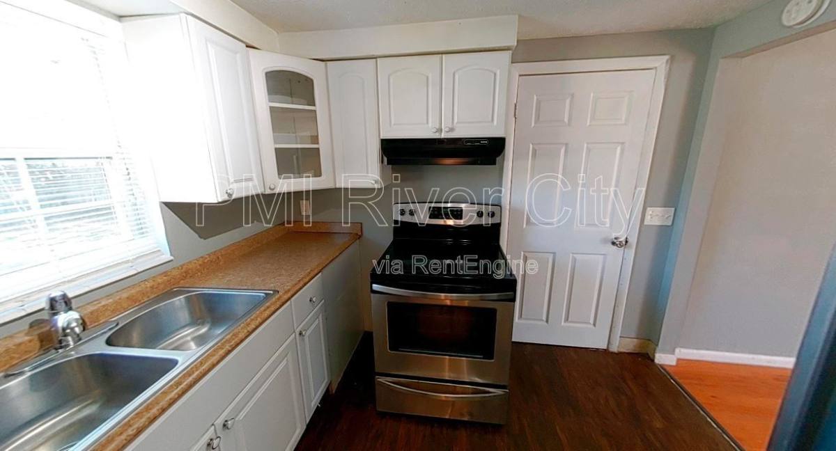 House for rent at 7471 John F Kennedy Dr W, Jacksonville, FL 32219