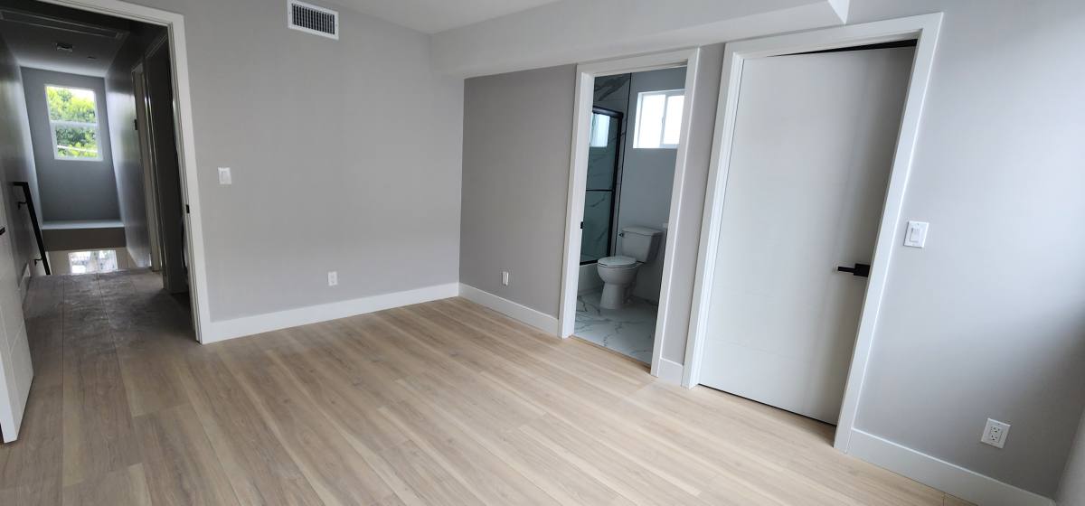 Townhouse for rent at 5729 Klump Ave, North Hollywood, CA 91601
