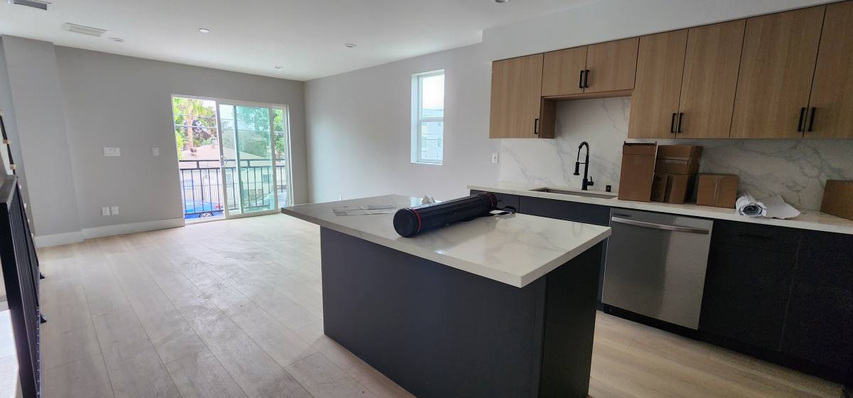 Townhouse for rent at 5729 Klump Ave, North Hollywood, CA 91601