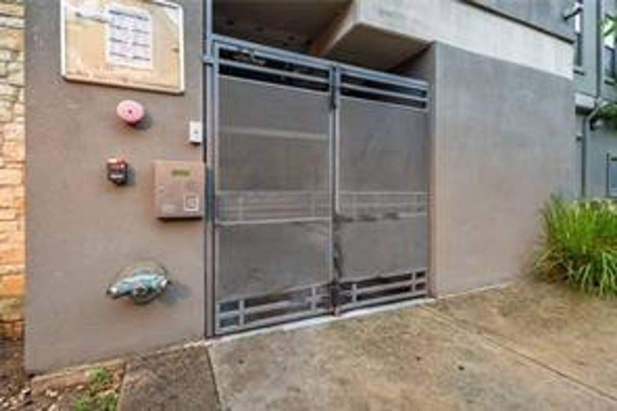 Apartment for rent at 2502 Leon, Austin, TX 78705