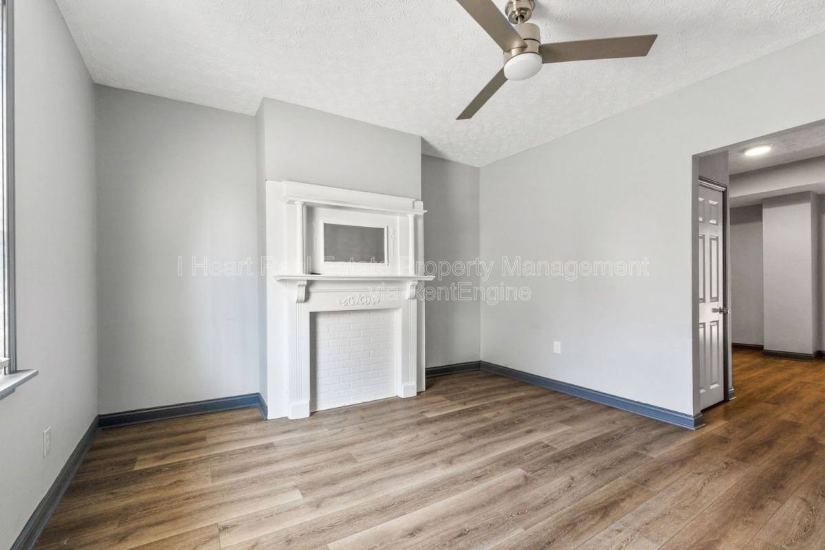 Apartment for rent at 957 Harrison Ave, Columbus, OH 43201