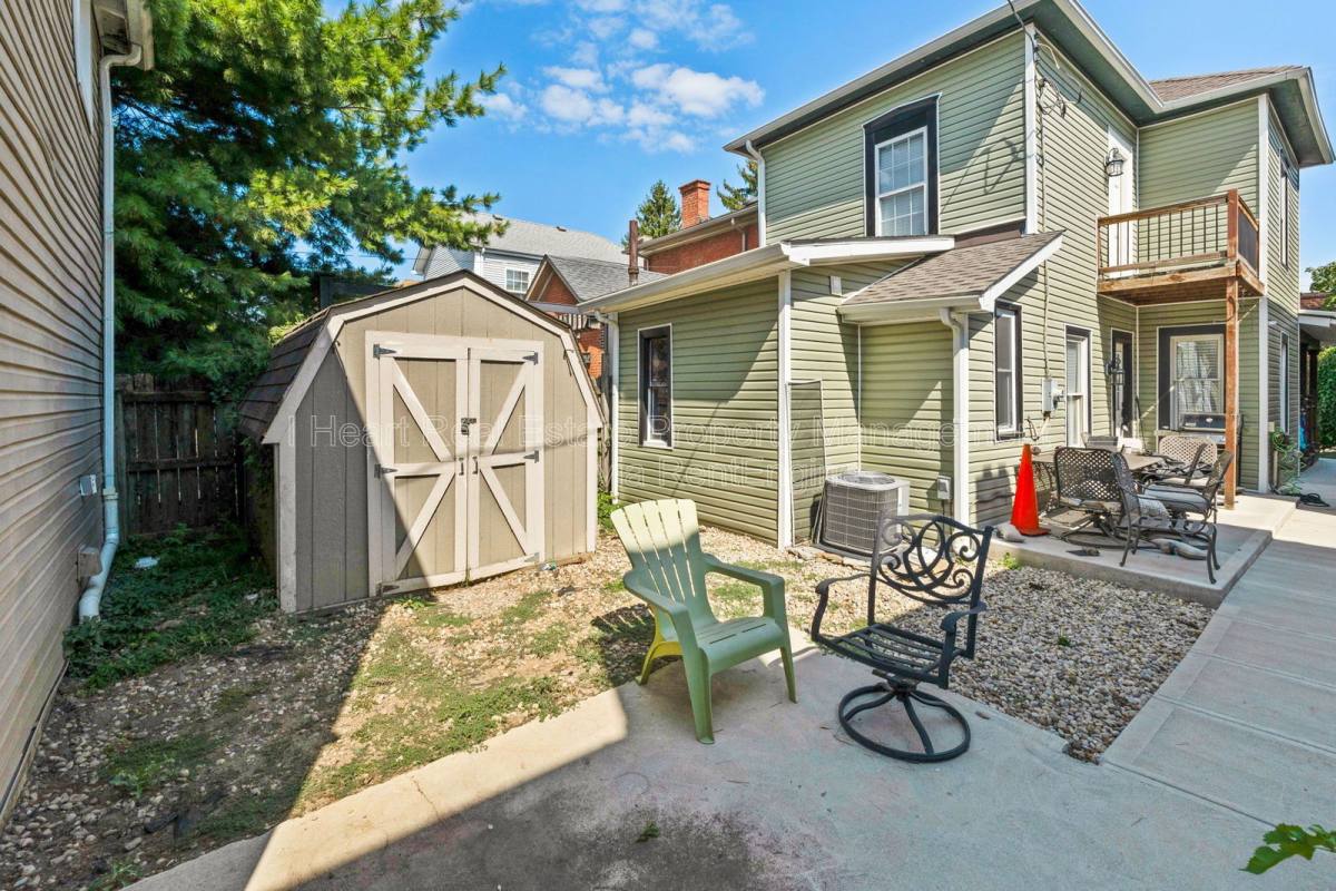 Apartment for rent at 957 Harrison Ave, Columbus, OH 43201