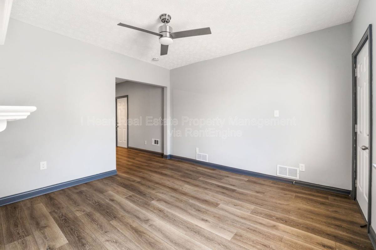 Apartment for rent at 957 Harrison Ave, Columbus, OH 43201