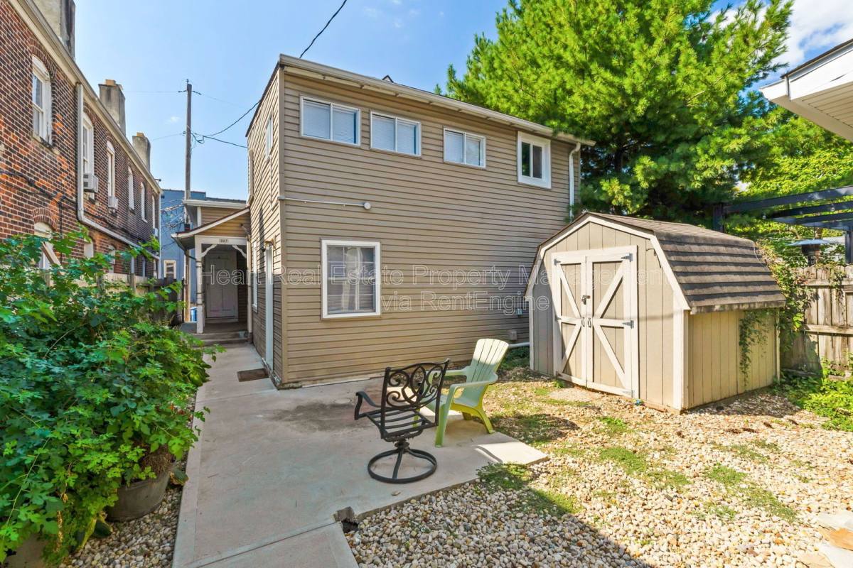 Apartment for rent at 957 Harrison Ave, Columbus, OH 43201