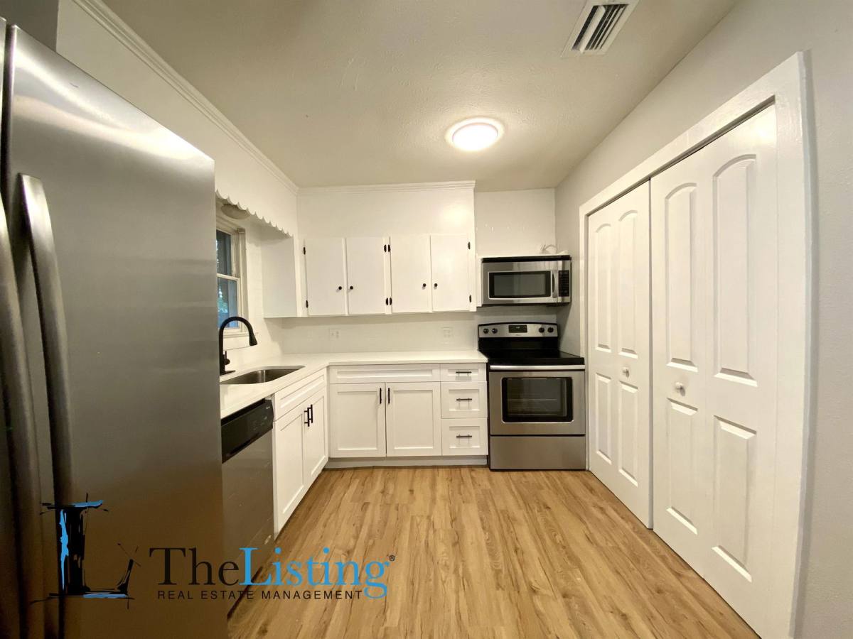 House for rent at 10011 N Jasmine Ave, Tampa, FL 33612