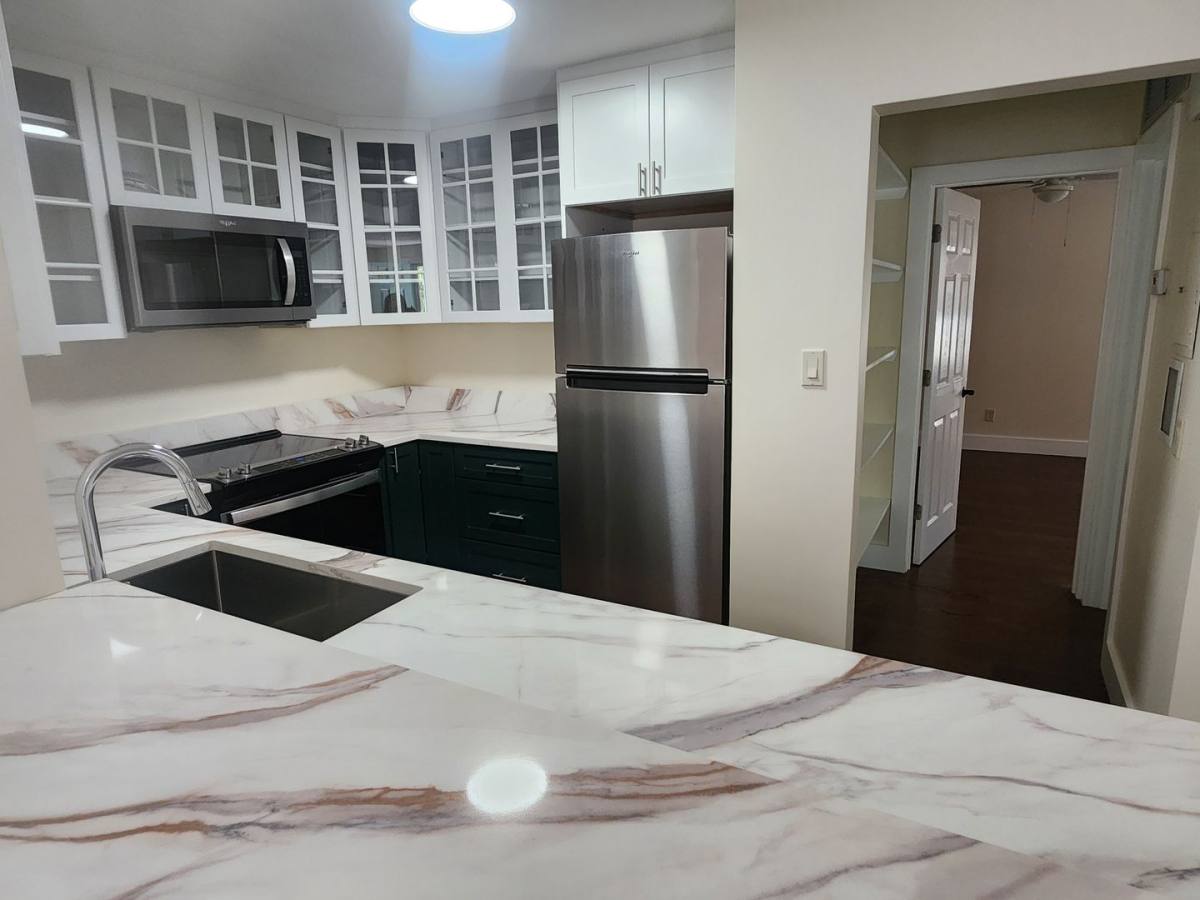 Condo for rent at 565 Golden Gate Point, Sarasota, FL 34236