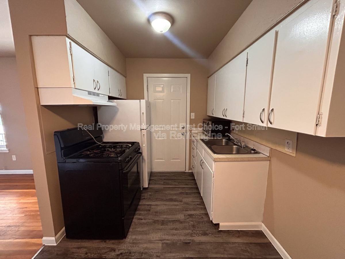 Apartment for rent at 2301 S V St #7, Fort Smith, AR 72901