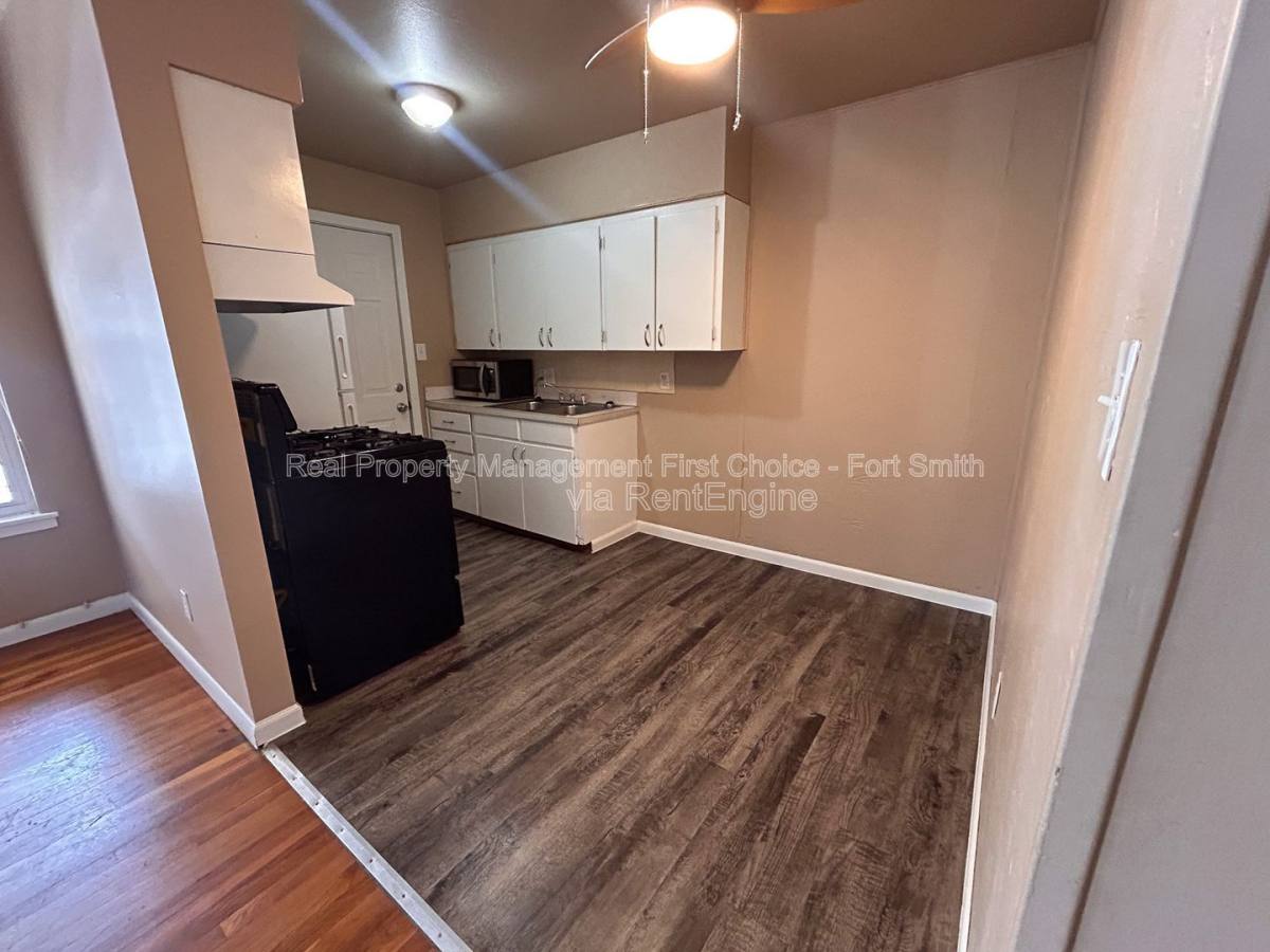 Apartment for rent at 2301 S V St #7, Fort Smith, AR 72901