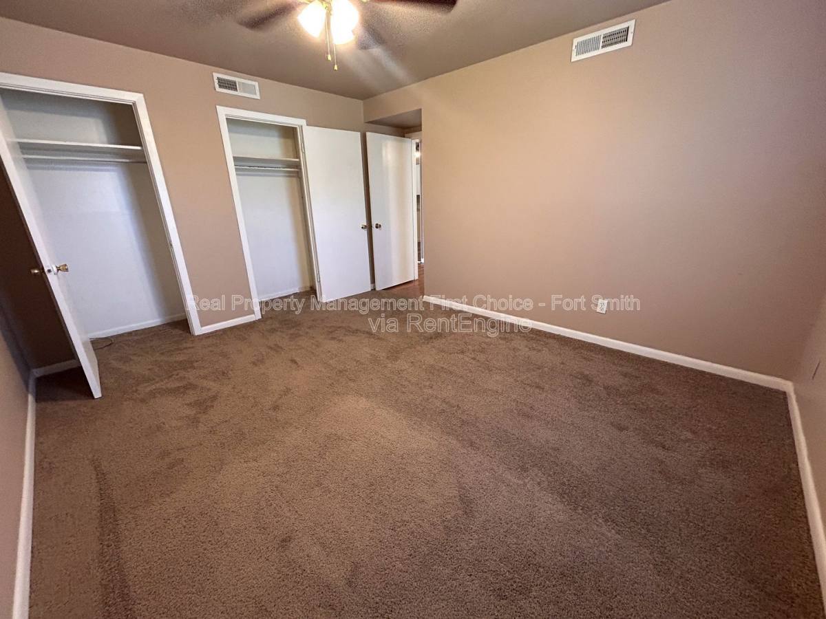 Apartment for rent at 2301 S V St #7, Fort Smith, AR 72901