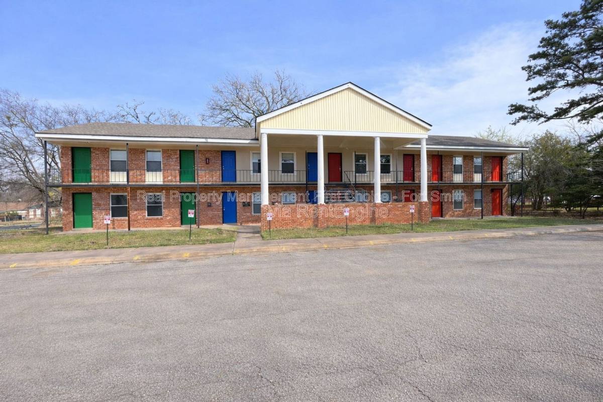Apartment for rent at 2301 S V St #7, Fort Smith, AR 72901