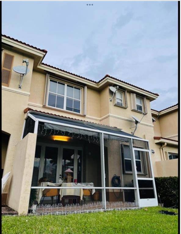Townhouse for rent at 118 Riverwalk Circle, Fort Lauderdale, FL 33326