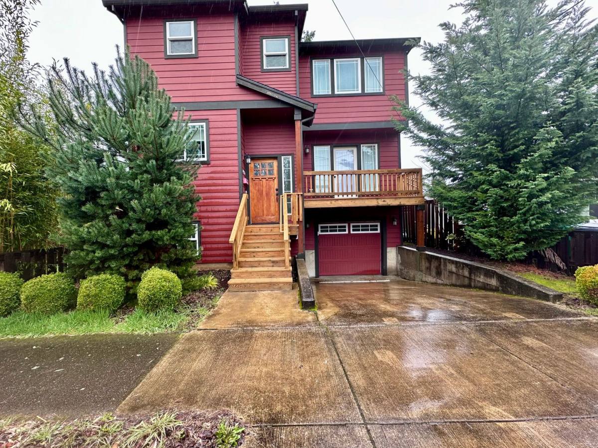 House for rent at 4337 N Hunt St, Portland, OR 97203