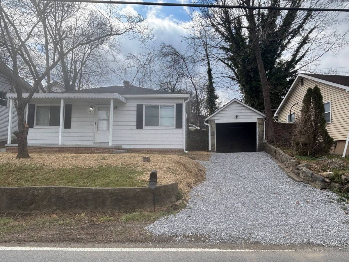 House for rent at 409 E Gate Rd, Sevierville, TN 37862