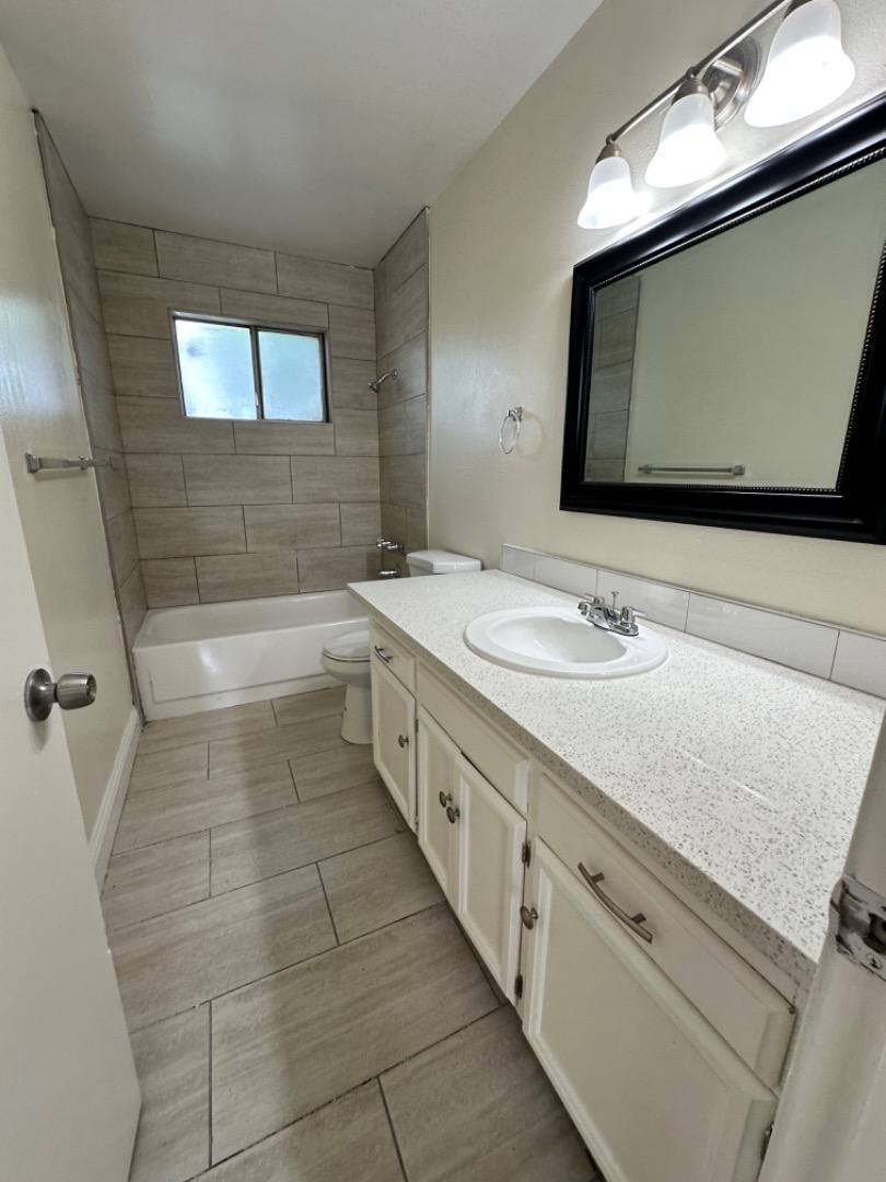 Apartment for rent at 3318 E Sierra Madre Ave #A, Fresno, CA 93726