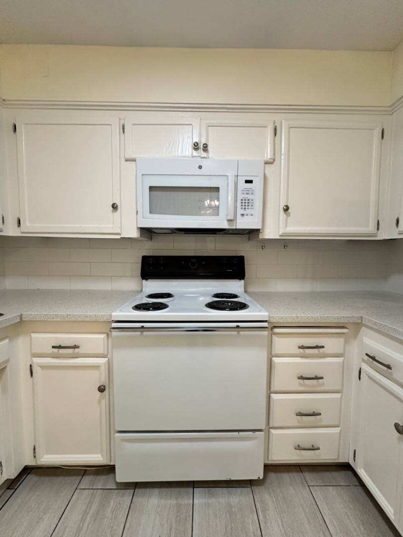Apartment for rent at 3318 E Sierra Madre Ave #A, Fresno, CA 93726