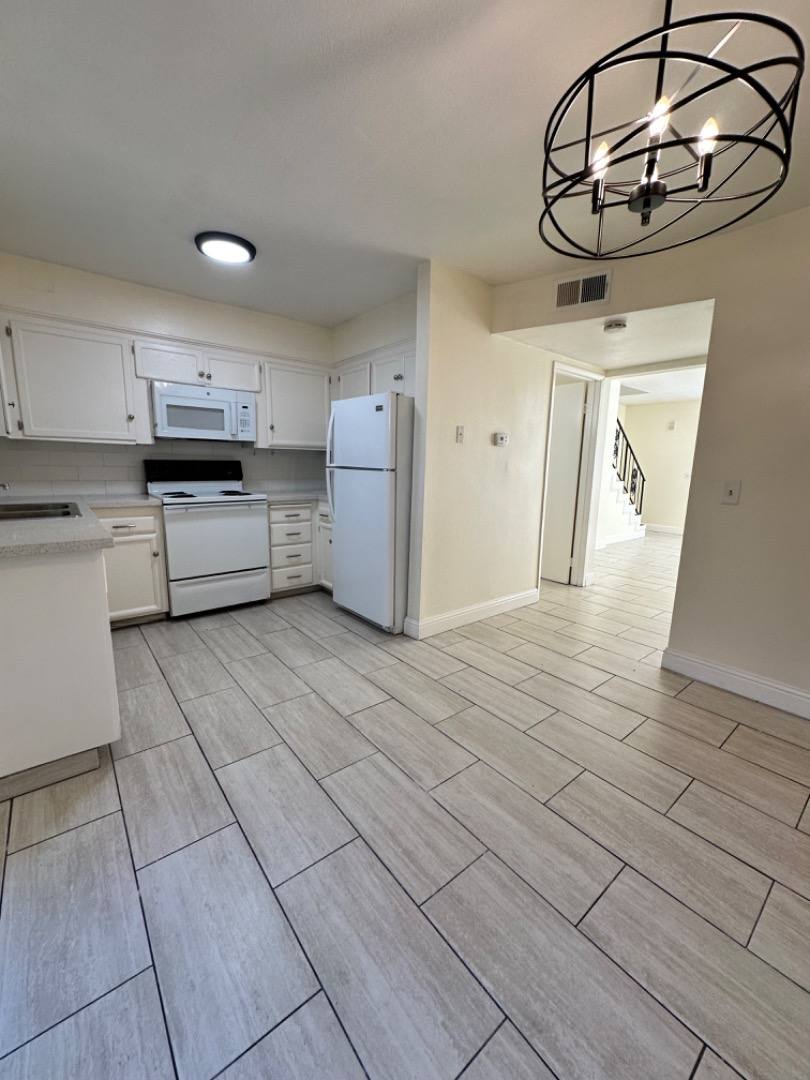 Apartment for rent at 3318 E Sierra Madre Ave #A, Fresno, CA 93726