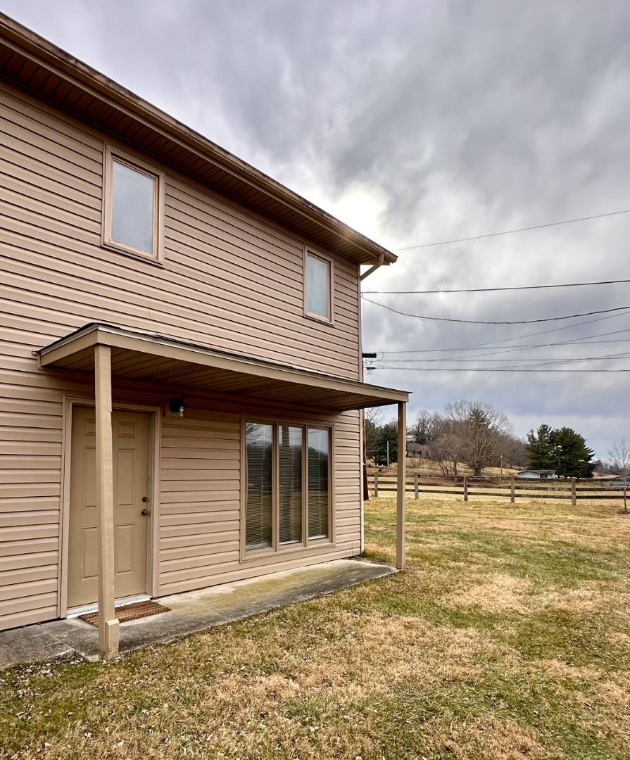 Apartment for rent at 138 Valley View Dr NE #11, Abingdon, VA 24210