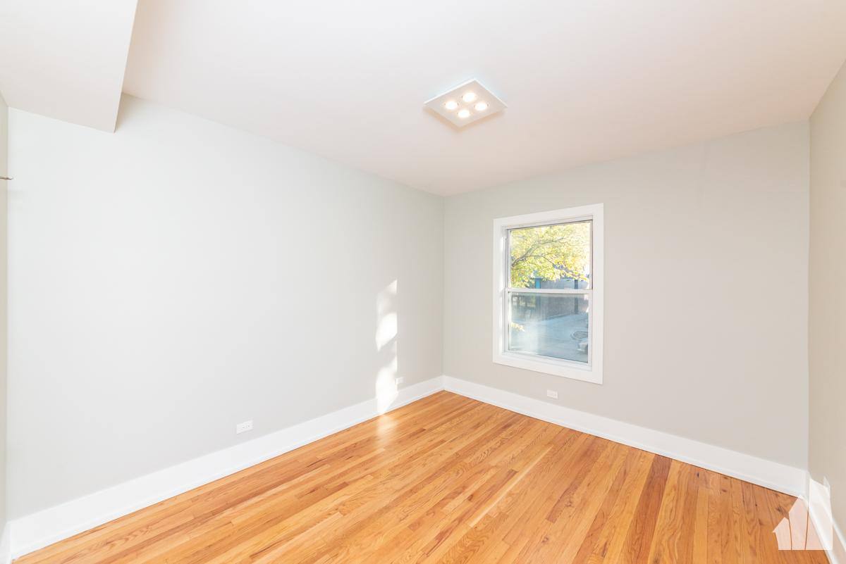 Apartment for rent at 1122 W Addison #1, Chicago, IL 60657
